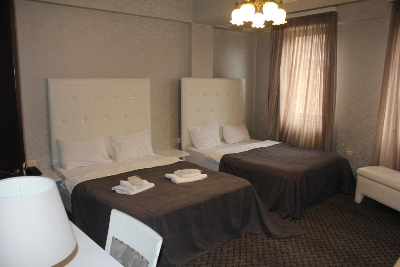 Hotel Plaza Tbilisi Eksteriør bilde
