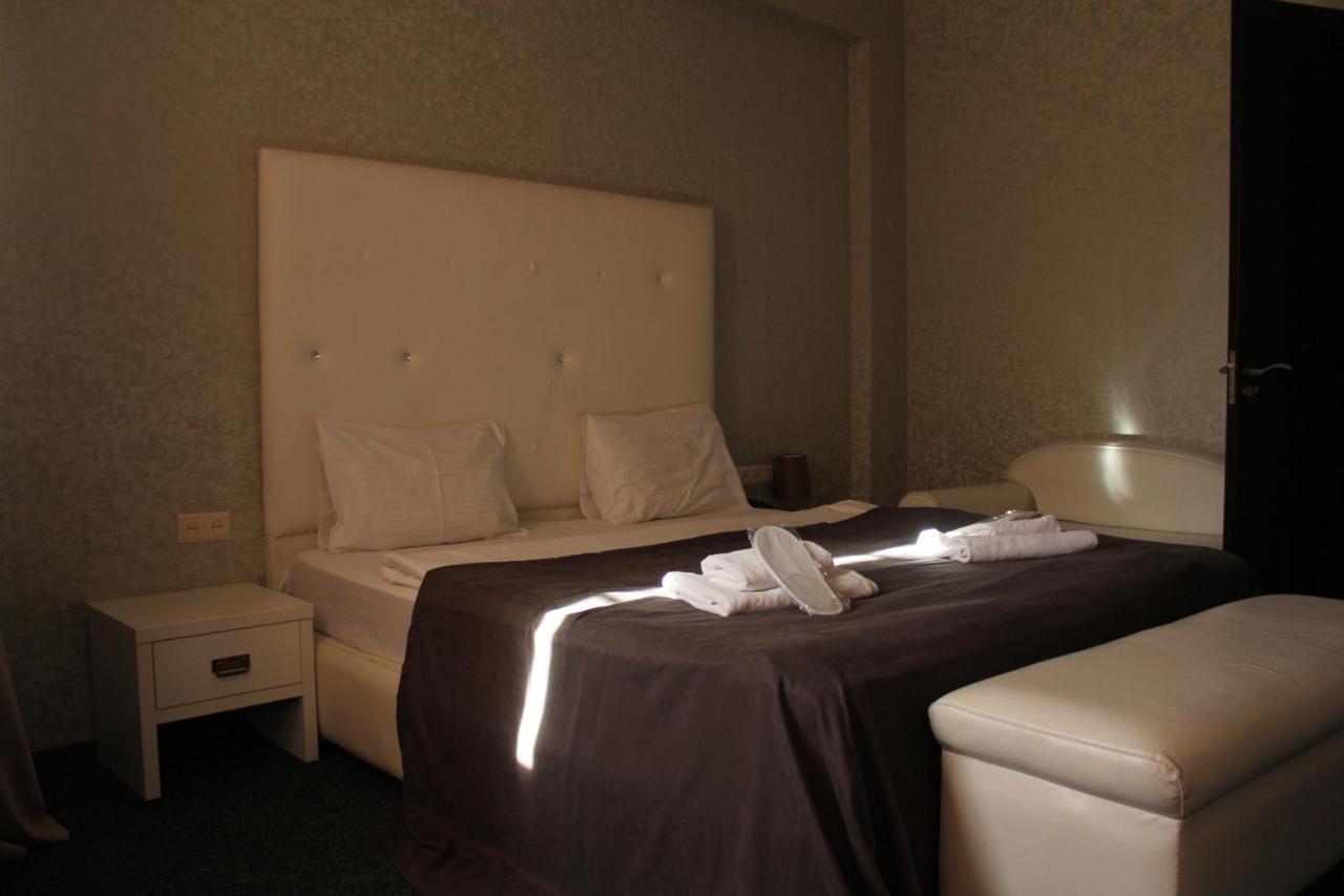 Hotel Plaza Tbilisi Eksteriør bilde